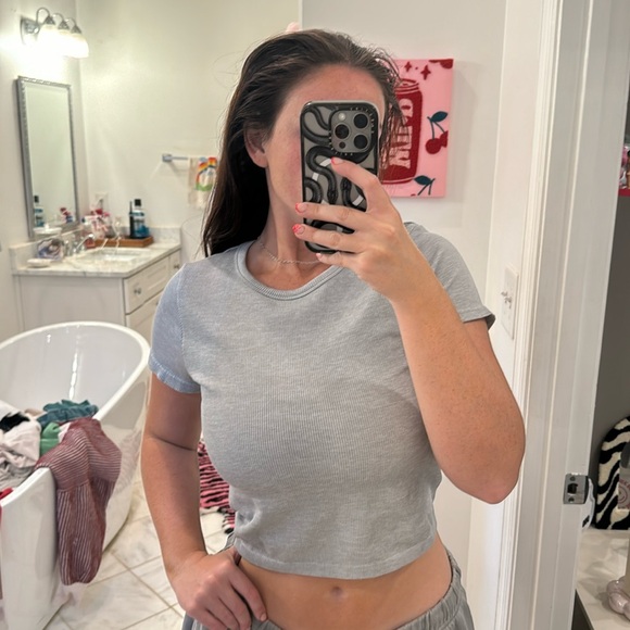 Tops - Gray basic tee